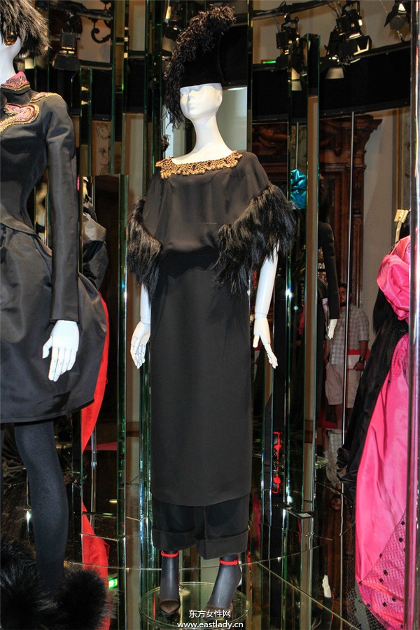 艾爾薩夏帕瑞麗(Elsa Schiaparelli)2013秋冬服裝新品發(fā)布