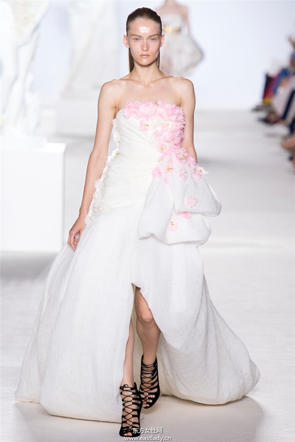 Giambattista Valli 2013秋冬服裝新品發(fā)布
