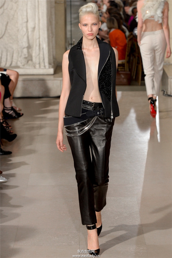 Bouchra Jarrar 2013秋冬服裝新品發(fā)布