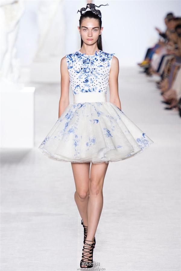 Giambattista Valli 2013秋冬服裝新品發(fā)布