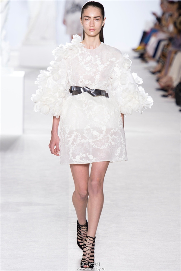 Giambattista Valli 2013秋冬服裝新品發(fā)布