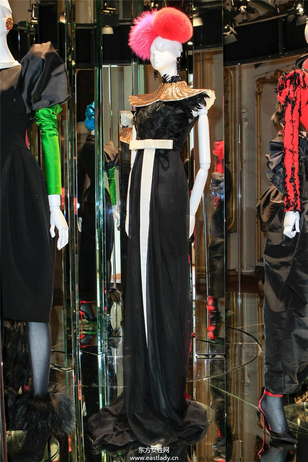 艾爾薩夏帕瑞麗(Elsa Schiaparelli)2013秋冬服裝新品發(fā)布
