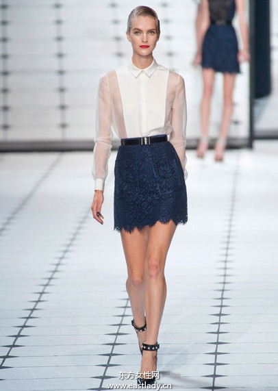 若隱若現(xiàn)透視裝瞬間秒殺全場