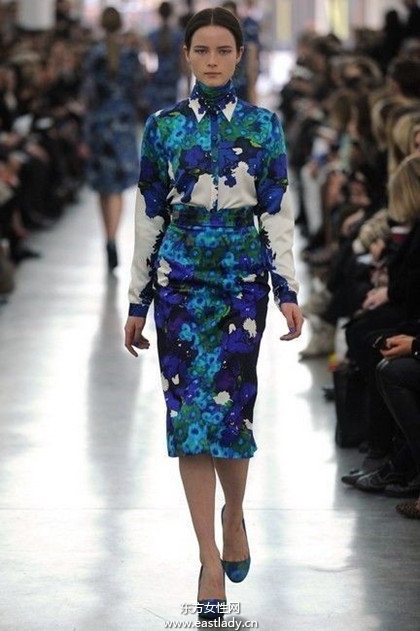 prada新品發(fā)布印花元素成主題