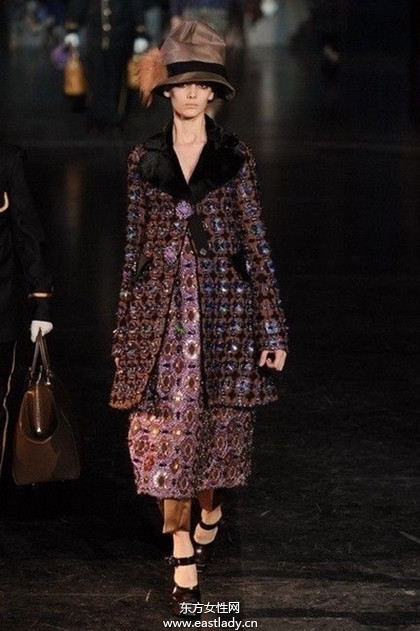 prada新品發(fā)布印花元素成主題