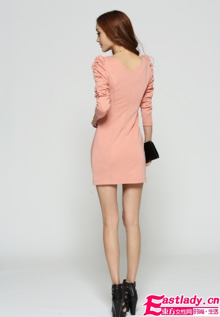 秋裝V領(lǐng)長袖修身顯瘦連衣裙 讓你成為這個秋天的風(fēng)景