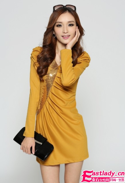 秋裝V領(lǐng)長袖修身顯瘦連衣裙 讓你成為這個(gè)秋天的風(fēng)景