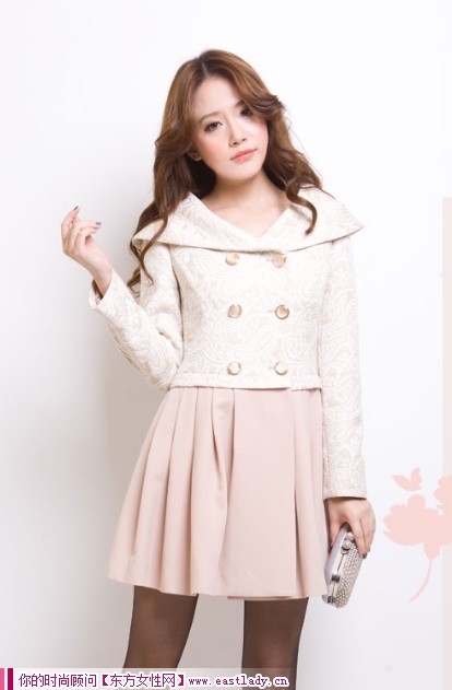 新款女裝雙排扣風(fēng)衣 讓你如此的與眾不同