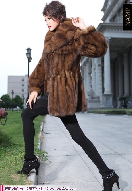 NAMP奈樸2012秋裝貂皮大衣 穿出奢華大氣的女王范
