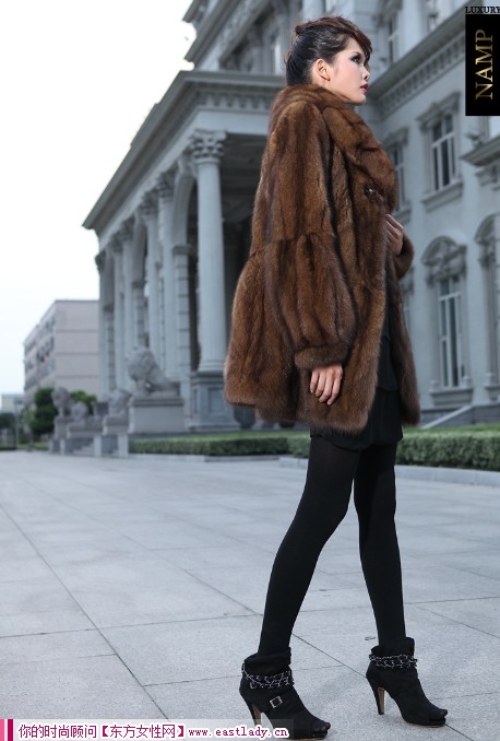 NAMP奈樸2012秋裝貂皮大衣 穿出奢華大氣的女王范