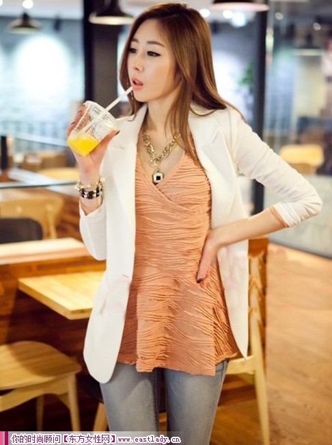 成熟干練的氣質(zhì)感 小西裝外套帶你進(jìn)入職場第一步
