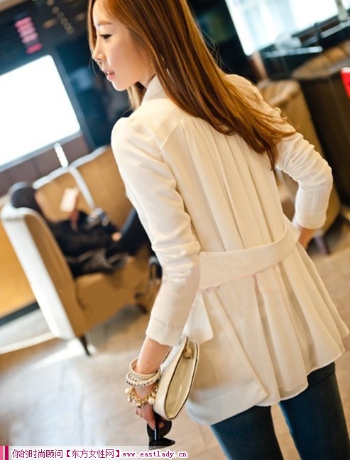 成熟干練的氣質(zhì)感 小西裝外套帶你進入職場第一步