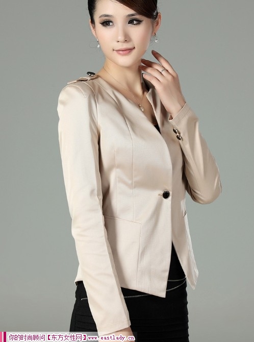 小西服也能穿出溫柔恬淡的感覺