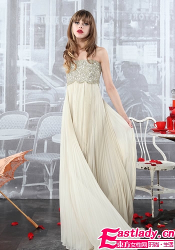 2012早秋系列復(fù)古浪漫情調(diào)展現(xiàn)迷人穿著態(tài)度