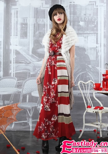 2012早秋系列復(fù)古浪漫情調(diào)展現(xiàn)迷人穿著態(tài)度
