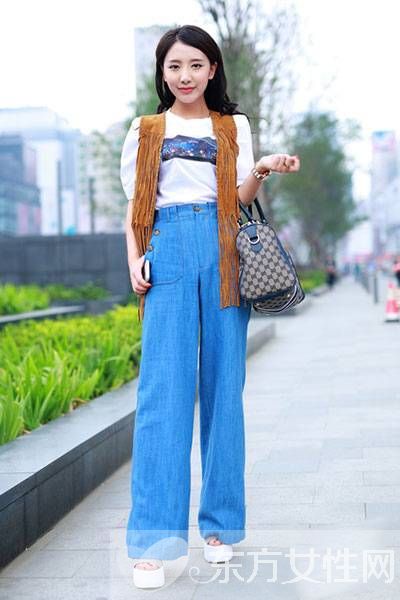 成都美女潮搭街拍秀 潮味十足的時尚焦點