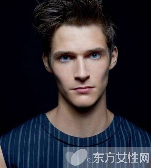 老佛爺后宮男寵都是90后 未來男神的接班人