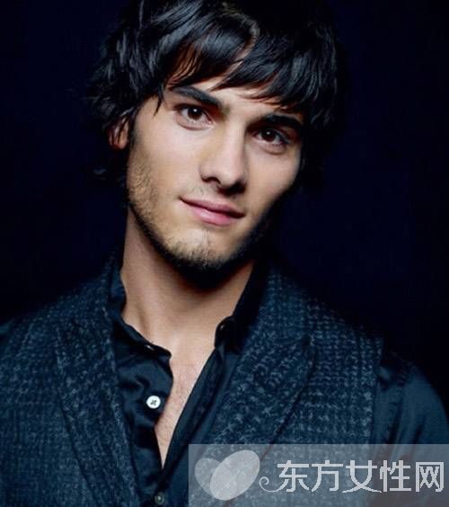 老佛爺后宮男寵都是90后 未來男神的接班人