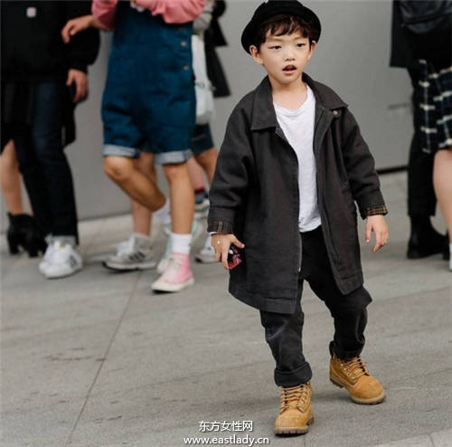 曬時尚不夠 首爾時裝周潮人曬娃成風