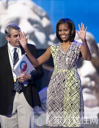 美國第一夫人米歇爾時尚穿搭術(shù) 莊重得體親切感十足
