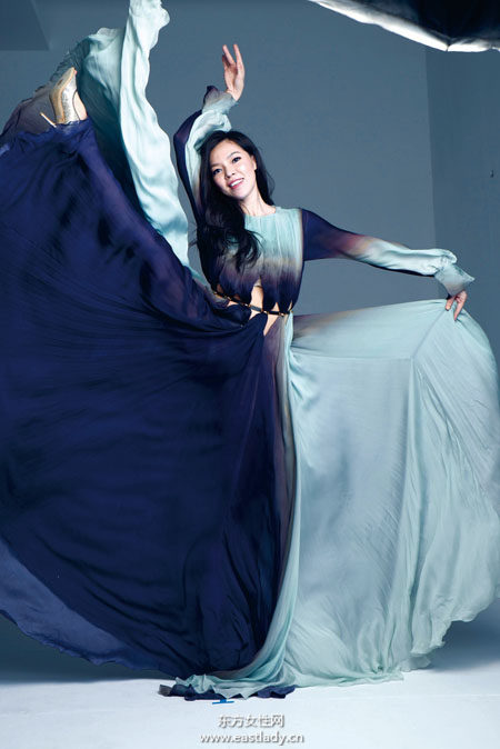 人妻馨瑩跳舞的時(shí)候心情最好