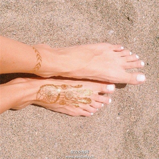 超酷 明星也愛用的金屬色系紋身貼紙