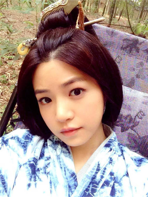 我也可當(dāng)女神 偷學(xué)臺韓女星8大心機(jī)自拍技