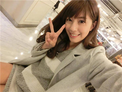 我也可當(dāng)女神 偷學(xué)臺韓女星8大心機(jī)自拍技