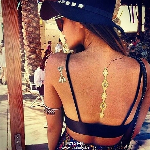 超酷 明星也愛用的金屬色系紋身貼紙