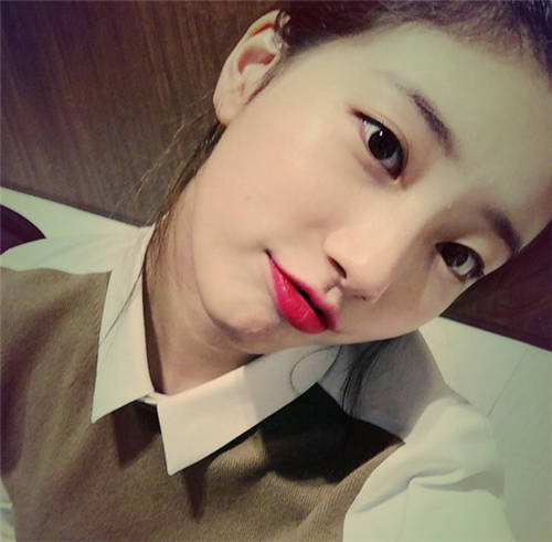 我也可當(dāng)女神 偷學(xué)臺韓女星8大心機(jī)自拍技