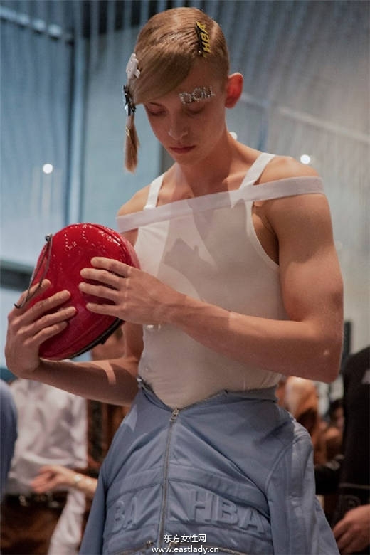 怪 怪 怪 2015年紐約時(shí)尚周的詭異T臺(tái)造型