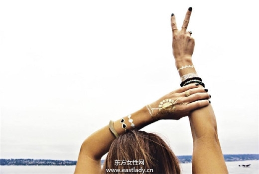 超酷 明星也愛用的金屬色系紋身貼紙