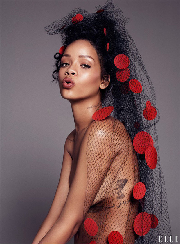 Rihanna《Elle》服裝時尚2014年12月號