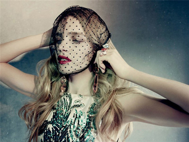 Natalia Vodianova《Vogue》2014年12月俄羅斯版