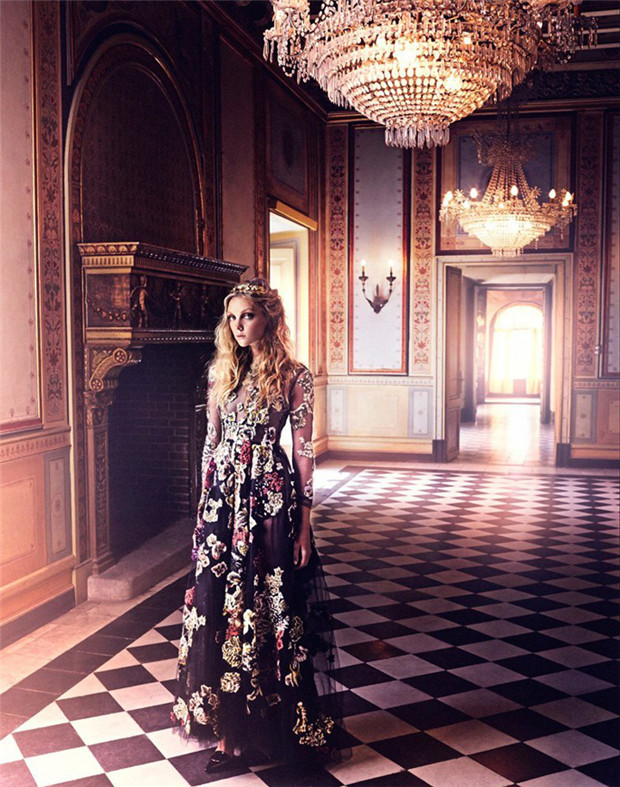 Heather Marks《Elle》2014年12月俄羅斯版