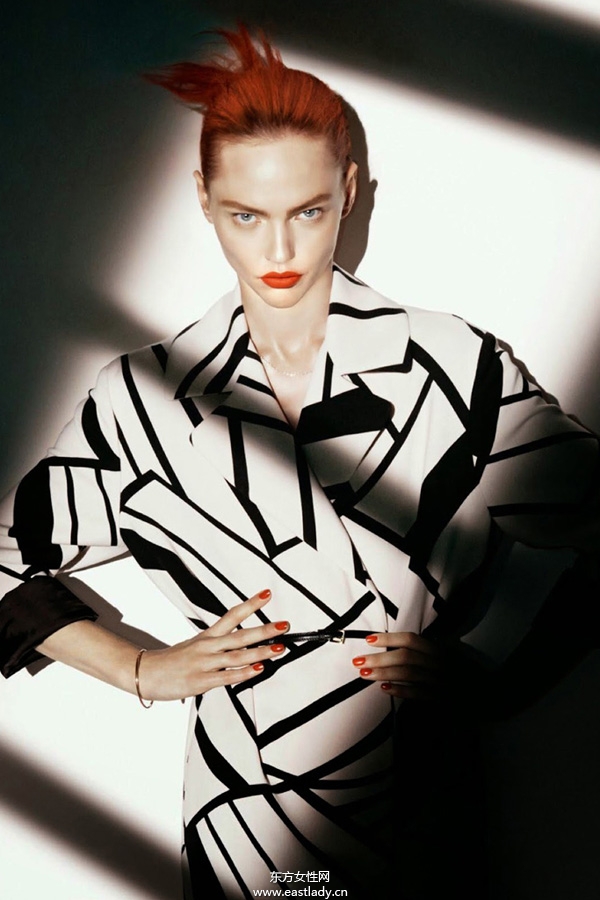 Sasha Pivovarova《Vogue》2014年8月法國版