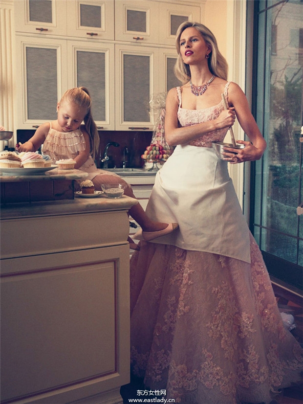 Karolina Kurkova《Tatler》2014年5月俄羅斯版