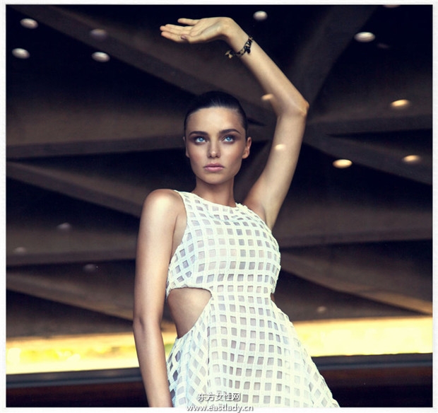 米蘭達(dá)·可兒最新性感寫(xiě)真誘惑迷人