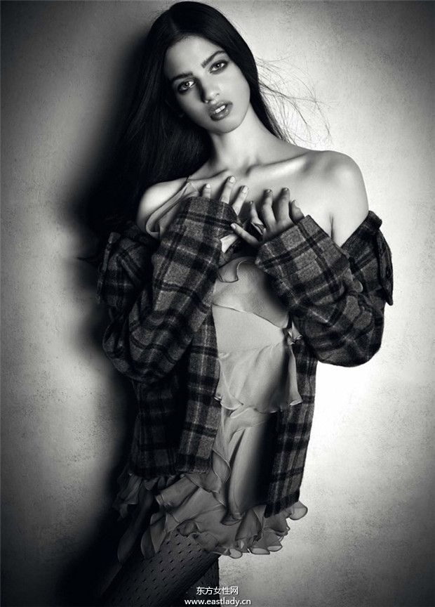 Lily McMenamy 2013年9月份《Harper’s Bazaar》西班牙版