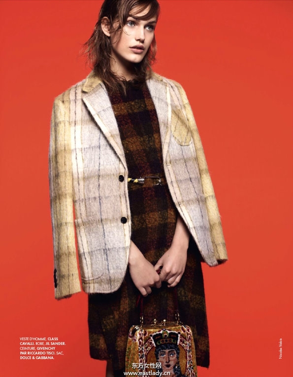 Karolina Waz演繹時尚經典