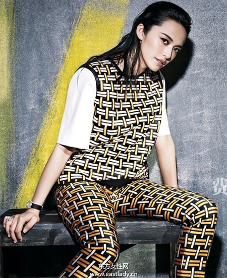 姚晨登《費(fèi)加羅FIGARO》開(kāi)年封面倍顯女性魅力