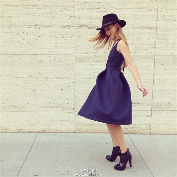 時(shí)尚博主Chiara Ferragn紐約時(shí)裝周穿衣搭配秀