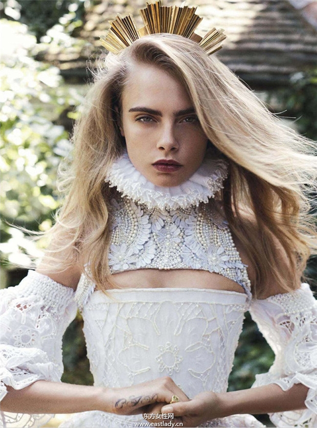 Cara Delevingne《Vogue》2013年10月澳大利亞版