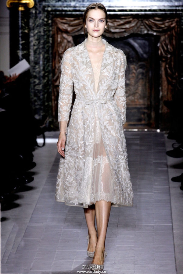 2013年Valentino春夏系列高級(jí)定制時(shí)裝秀