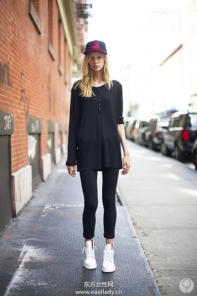 歐美潮人黑白搭配穿出大氣明星氣質(zhì)