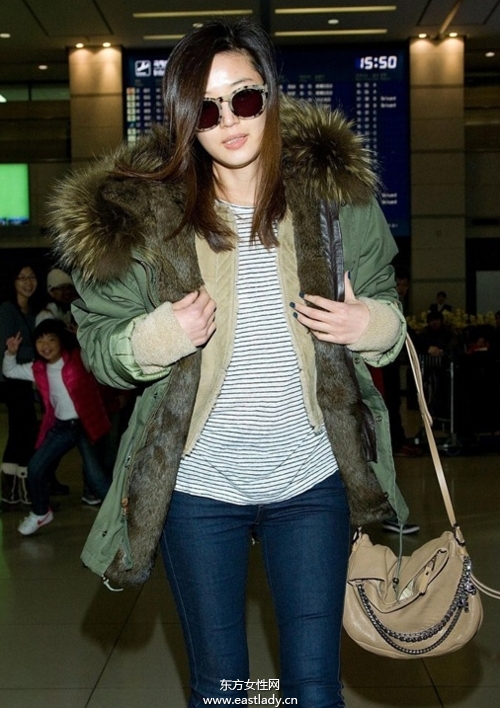 韓國女星全智賢為我們呈現(xiàn)名媛淑女的視覺享受