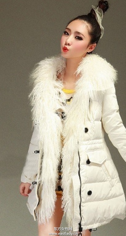 跟時尚達人學(xué)習(xí)白色服裝搭配法則