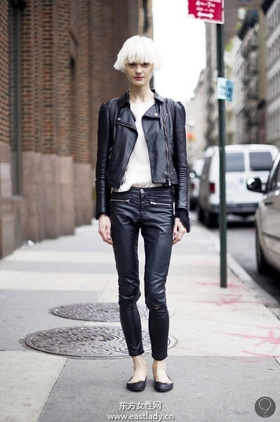 歐美潮人黑白搭配穿出大氣明星氣質(zhì)