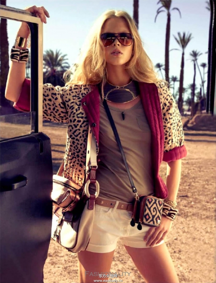 歐美時(shí)尚達(dá)人沙漠展示狂野裝