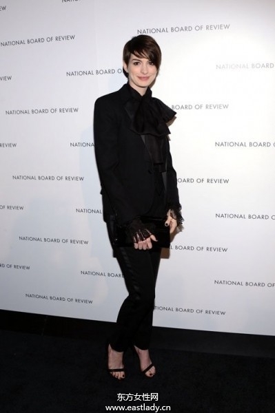 安妮·海瑟薇婚前婚后大變身